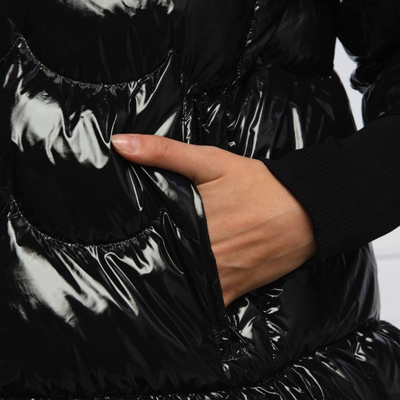 NEW WITH TAGS RED VALENTINO DOWN JACKET LOGO NERO - Picture 10 of 10